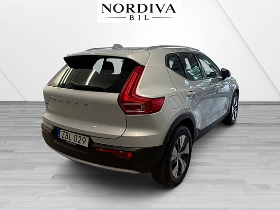 Volvo XC40 7 of 24
