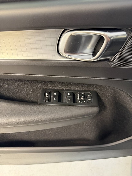 Volvo XC40 18 of 24