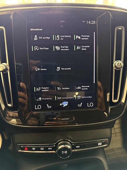 Volvo XC40 15 of 24
