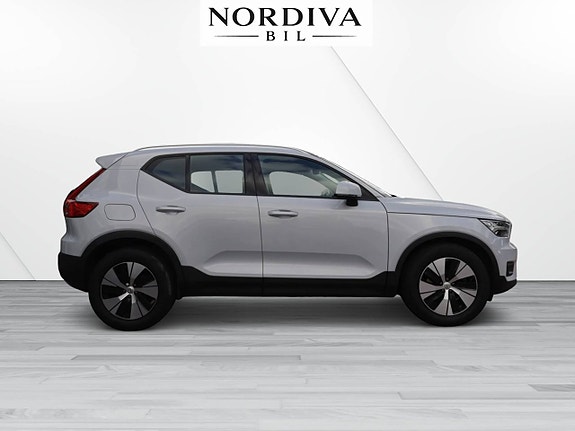 Volvo XC40 4 of 24