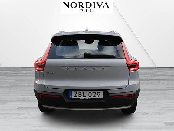 Volvo XC40 7 of 24