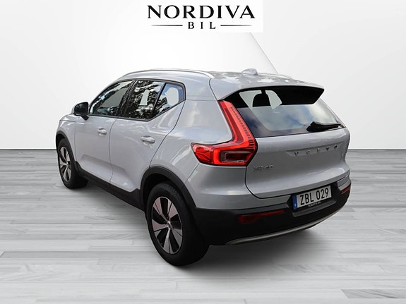 Volvo XC40 8 of 24