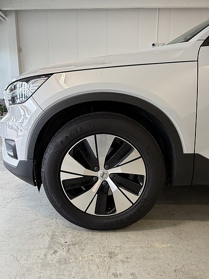 Volvo XC40 9 of 24