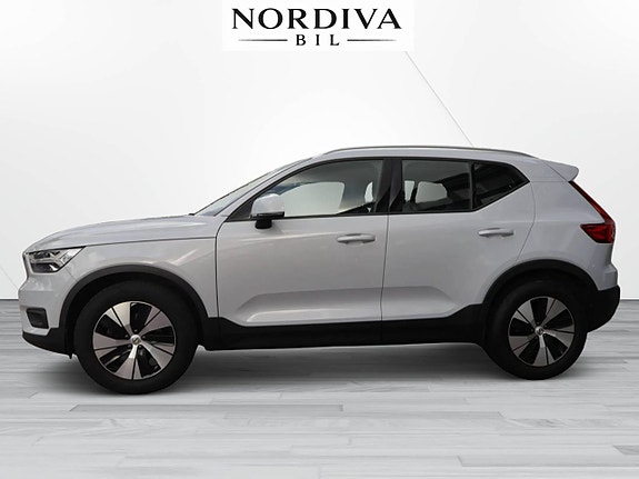 Volvo XC40 5 of 24