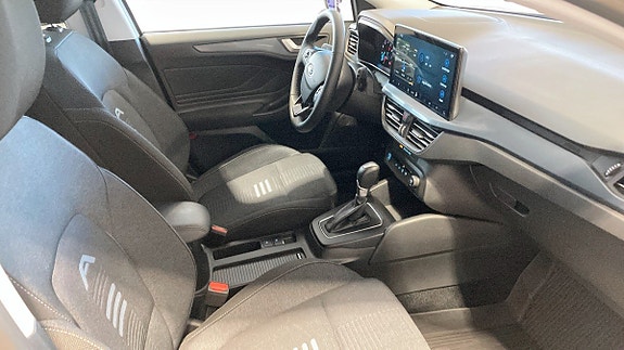 Ford Focus 3 of 9