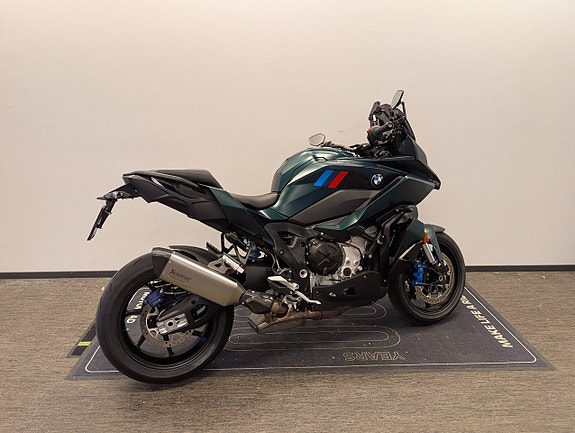 BMW M1000XR Aurelius Green Metallic 3 of 4