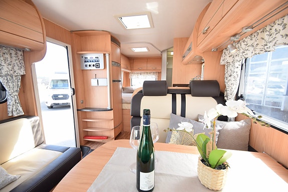 Bürstner T615 Franskbädd - Ny kamrem - Smidig - Rymlig - 3500kg 11 of 20
