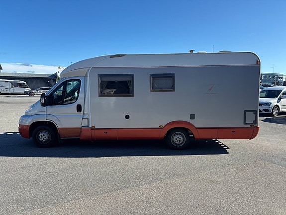 Bürstner T615 Franskbädd - Ny kamrem - Smidig - Rymlig - 3500kg 5 of 20
