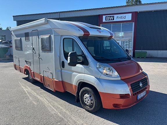 Bürstner T615 Franskbädd - Ny kamrem - Smidig - Rymlig - 3500kg