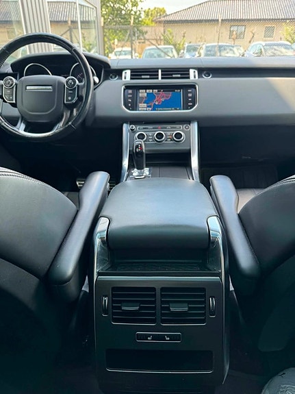 Land Rover Range Rover Sport 15 of 18