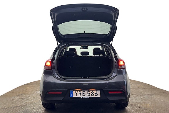 Kia Rio 8 of 30