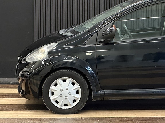 Toyota Aygo 8 of 24