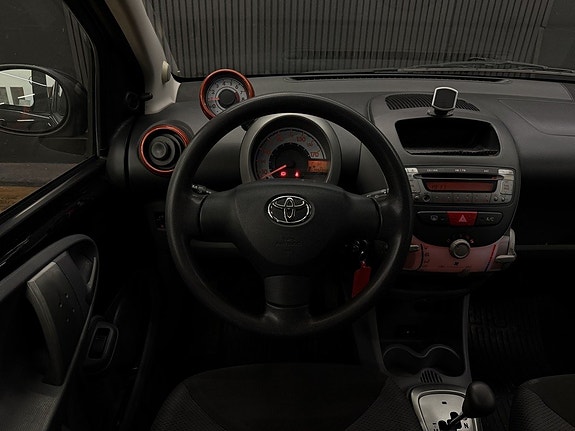 Toyota Aygo 19 of 24