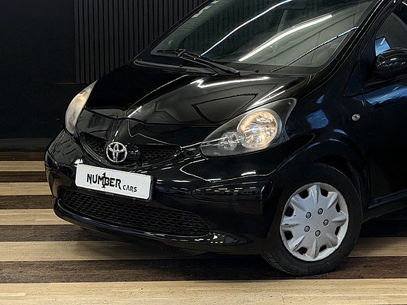 Toyota Aygo 3 of 24