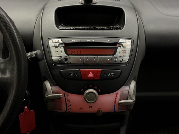 Toyota Aygo 24 of 24