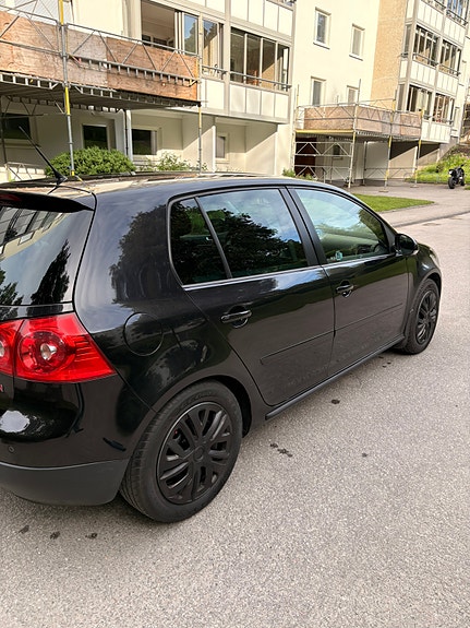 Volkswagen Golf V 4 of 8