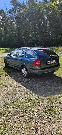 Skoda Octavia 2 of 7