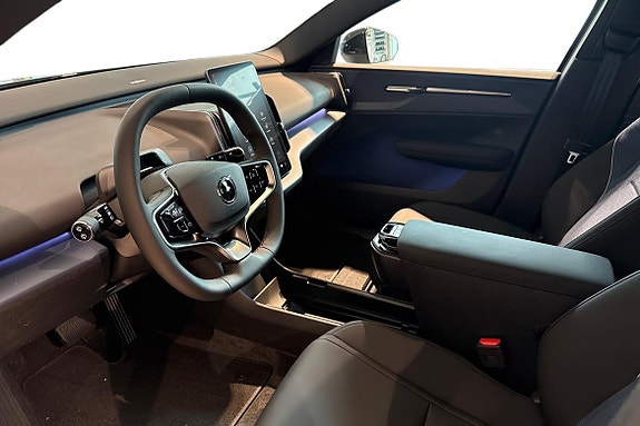 Volvo EX30 14 of 21