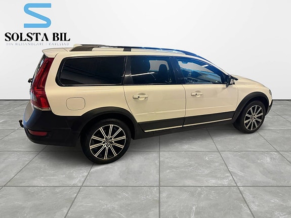 Volvo XC70 3 of 19