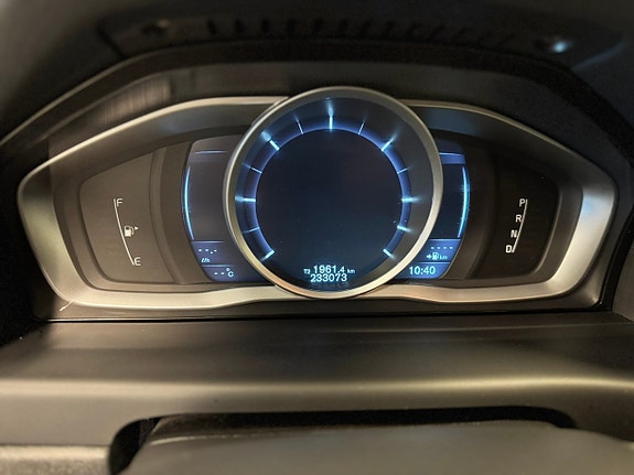 Volvo XC70 11 of 19
