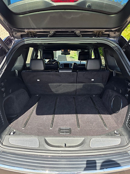 Jeep Grand Cherokee 4 of 6