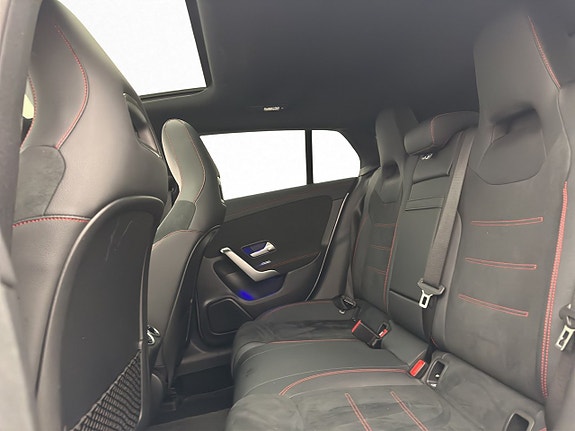Mercedes-Benz CLA200 30 of 30