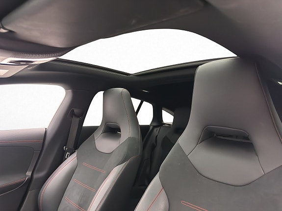 Mercedes-Benz CLA200 12 of 30