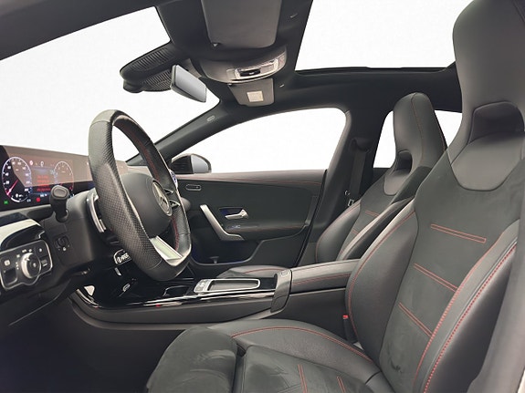Mercedes-Benz CLA200 11 of 30