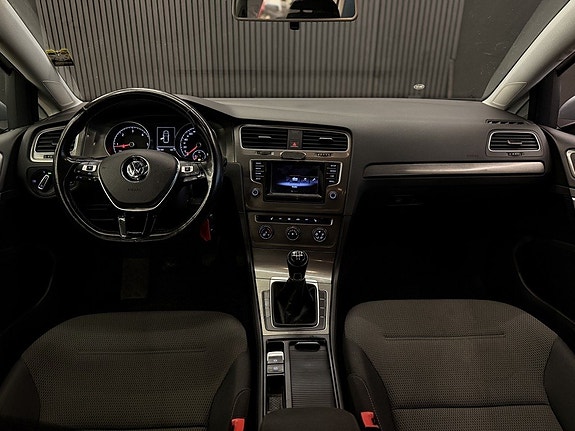Volkswagen Golf VII 16 of 27