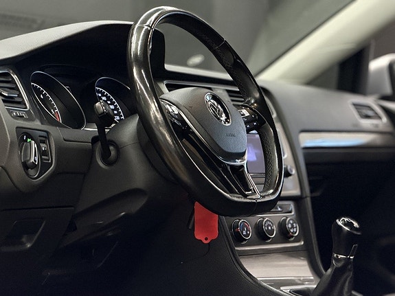 Volkswagen Golf VII 14 of 27
