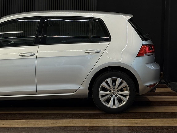Volkswagen Golf VII 8 of 27