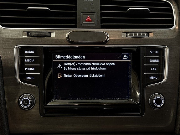 Volkswagen Golf VII 23 of 27