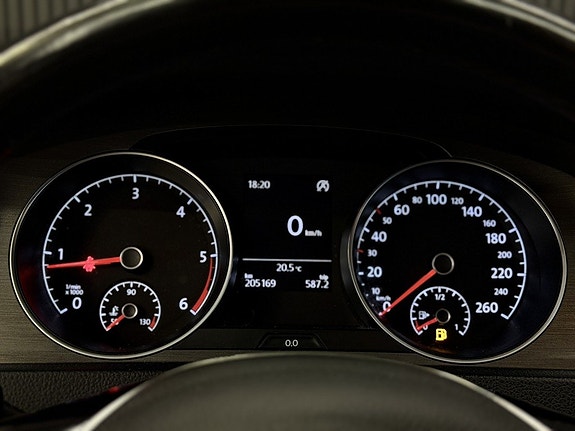 Volkswagen Golf VII 19 of 27