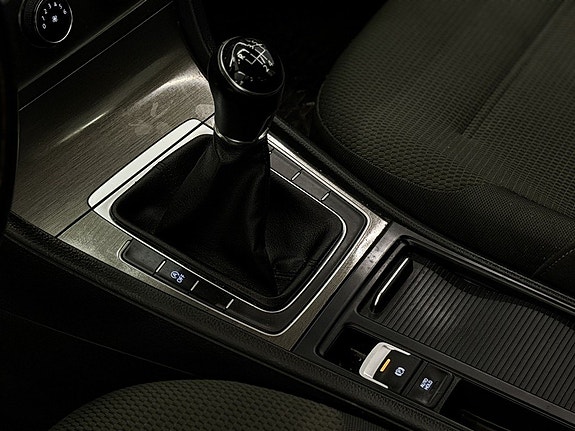 Volkswagen Golf VII 26 of 27