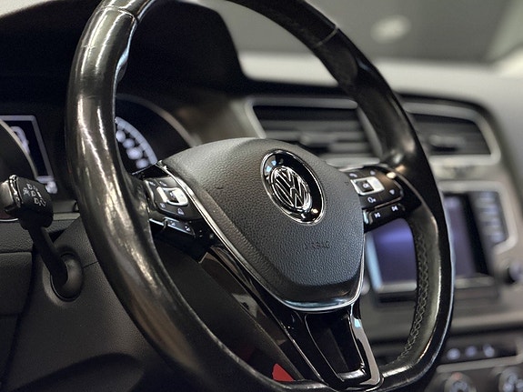 Volkswagen Golf VII 15 of 27
