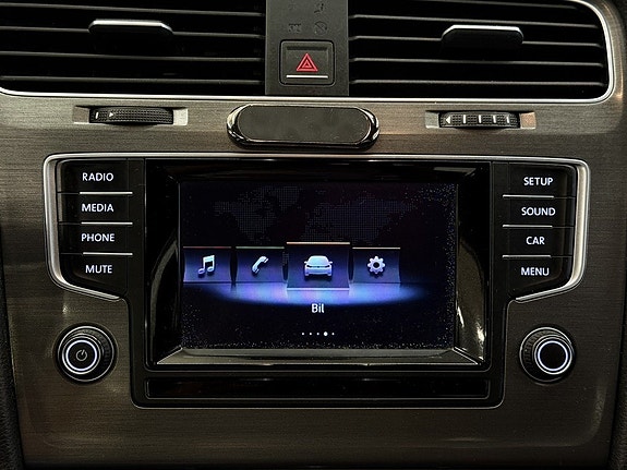 Volkswagen Golf VII 22 of 27