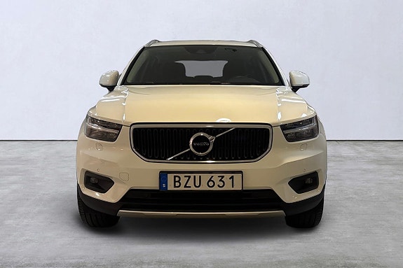 Volvo XC40 7 of 15
