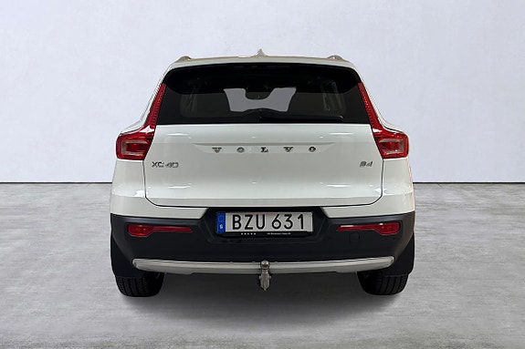 Volvo XC40 5 of 15