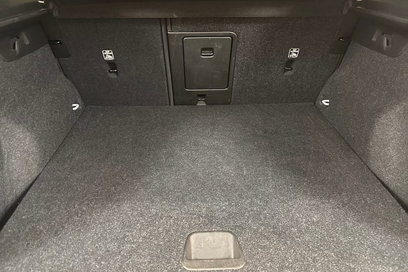Volvo XC40 13 of 15