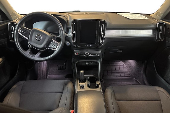 Volvo XC40 9 of 15