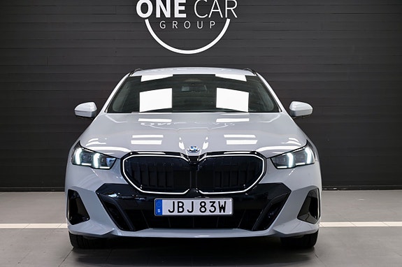 BMW 530e 3 of 30