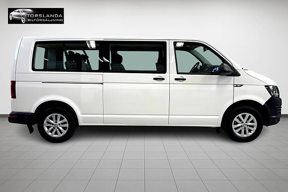 Volkswagen Caravelle 4 of 18