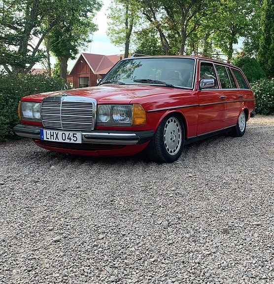 Mercedes-Benz 300 TD 7 of 7
