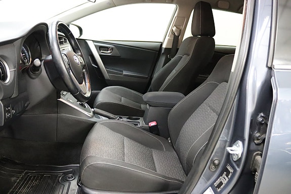 Toyota Auris 8 of 20