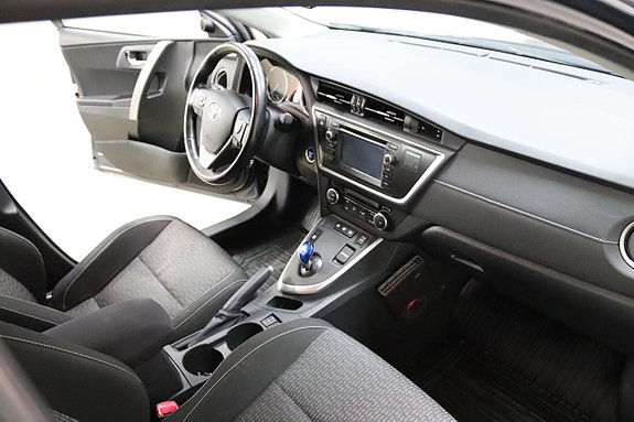 Toyota Auris 12 of 20