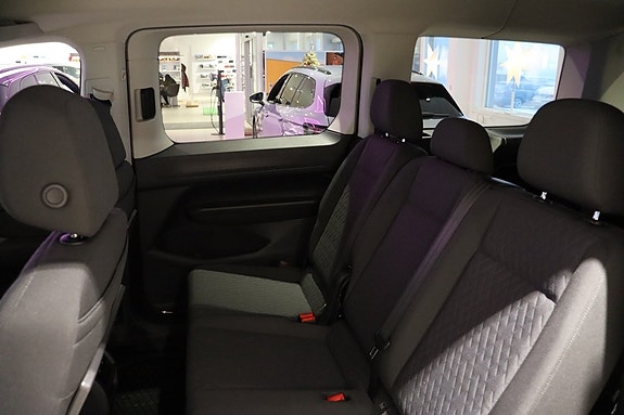 Volkswagen Caddy Maxi 7 of 9
