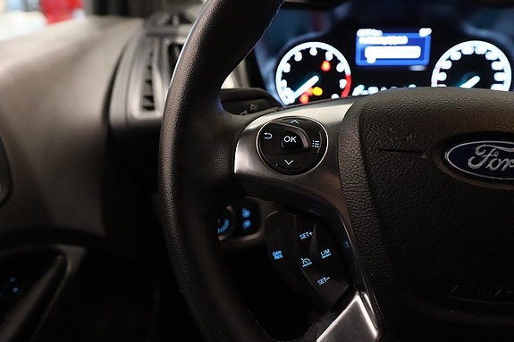 Ford Transit Connect 10 of 17