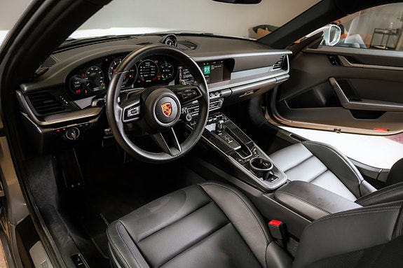 Porsche 911 Carrera S 14 of 30