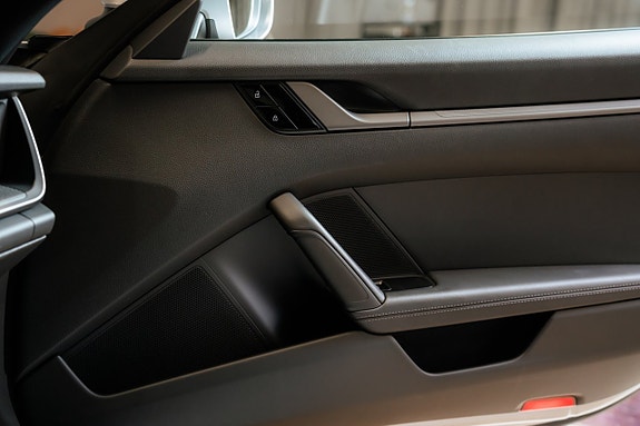 Porsche 911 Carrera S 28 of 30