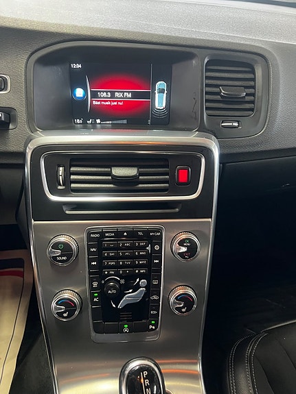 Volvo V60 12 of 14